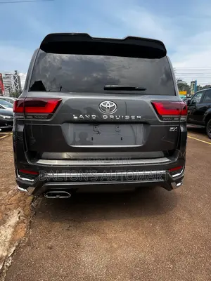 Toyota Land Cruiser LC300 2023 Gray