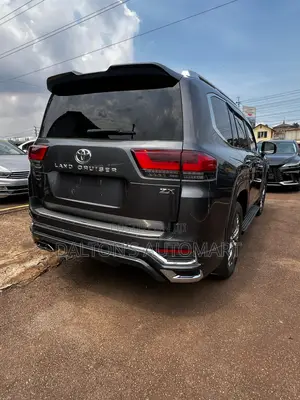 Toyota Land Cruiser LC300 2023 Gray