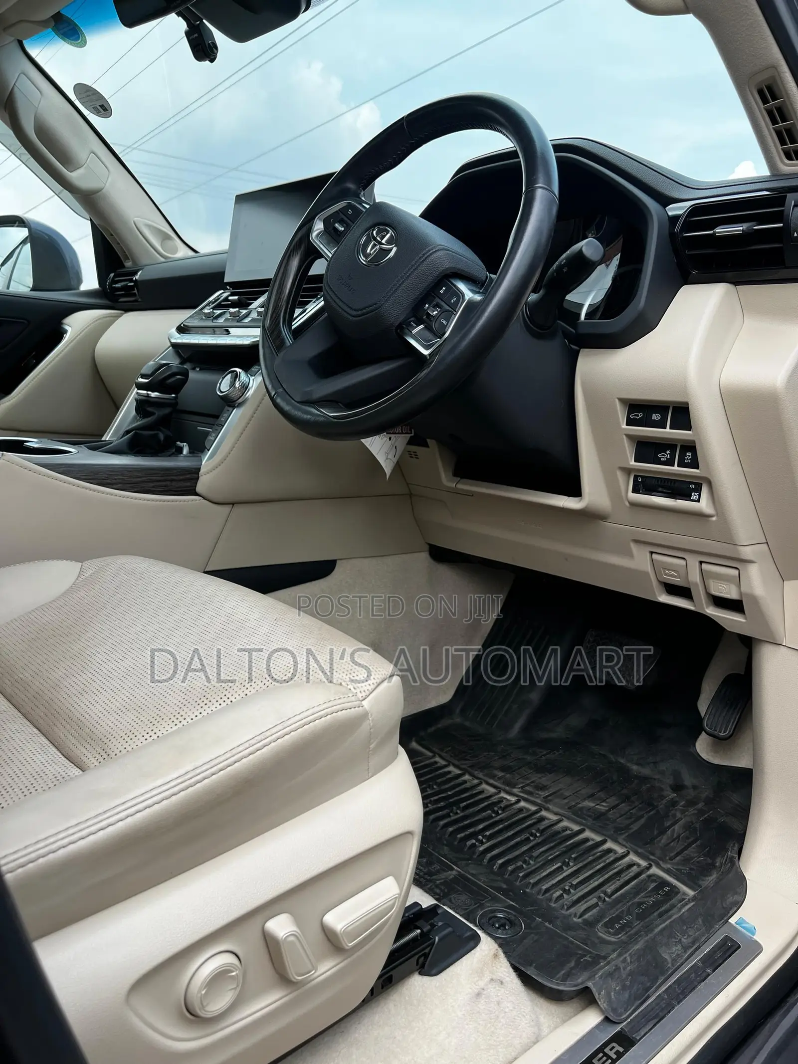 Toyota Land Cruiser LC300 2023 Gray