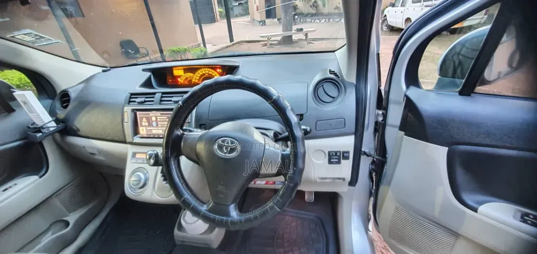 Toyota Allex 2012 Gray