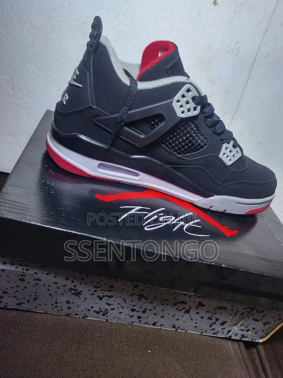 Jordan 4 Bred