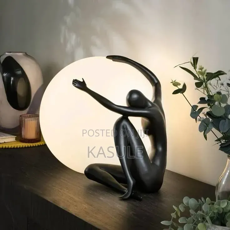 Silent Mask Sculpture