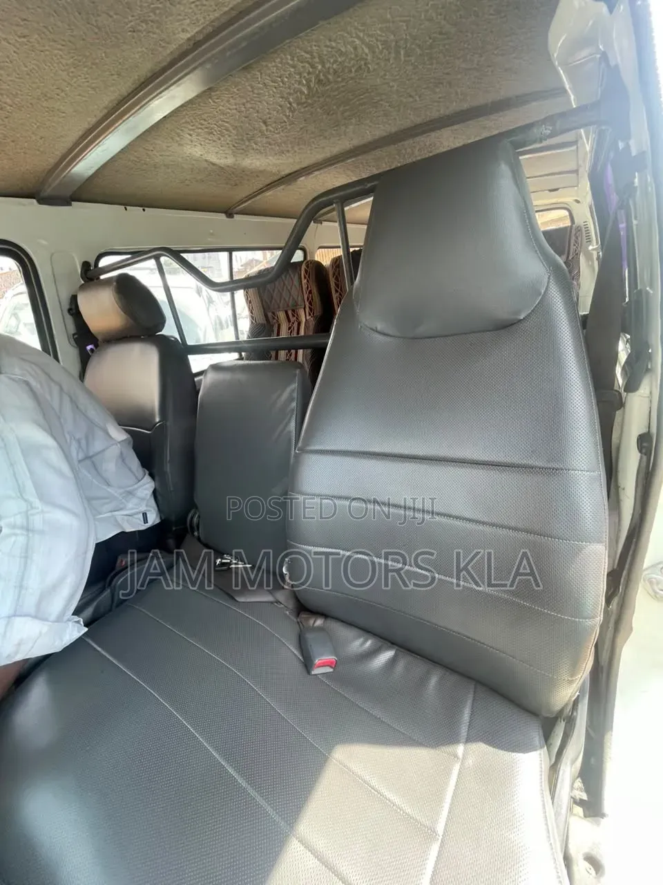 Toyota HiAce 2004 White