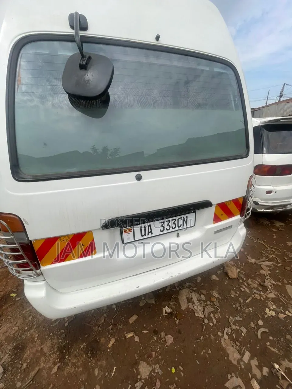 Toyota HiAce 2000 White