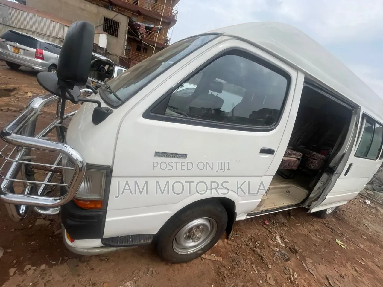 Toyota HiAce 2000 White