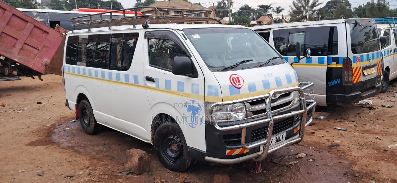 Toyota HiAce 2009 White
