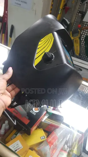 Auto-darkening Welding Helmet