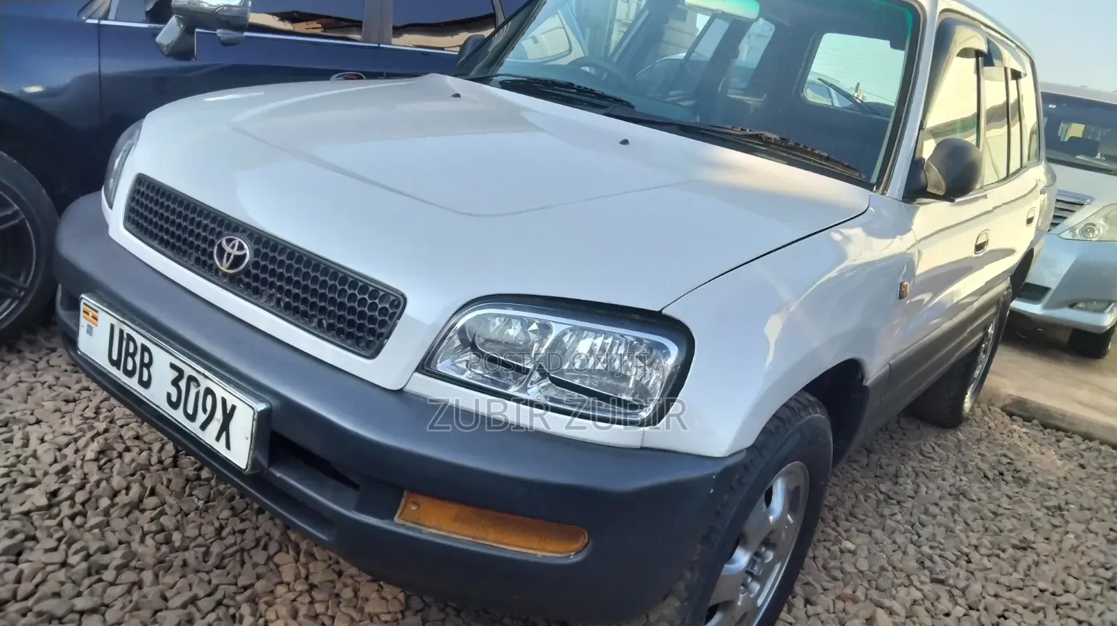 Toyota RAV4 1999 White