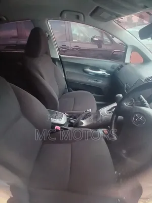 Toyota Auris 2010 Silver