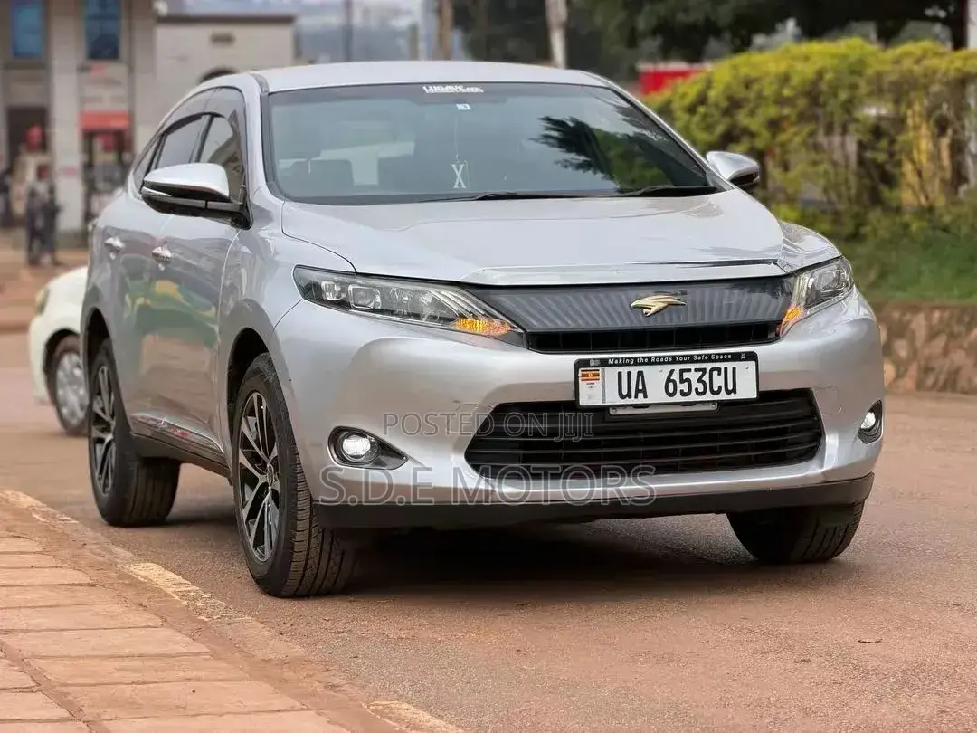 Toyota Harrier 2.0 2017 Silver