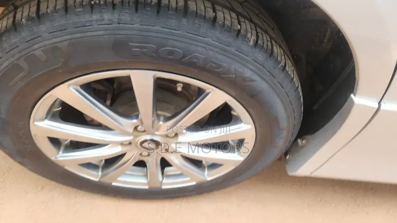 Toyota Noah 2013 Silver