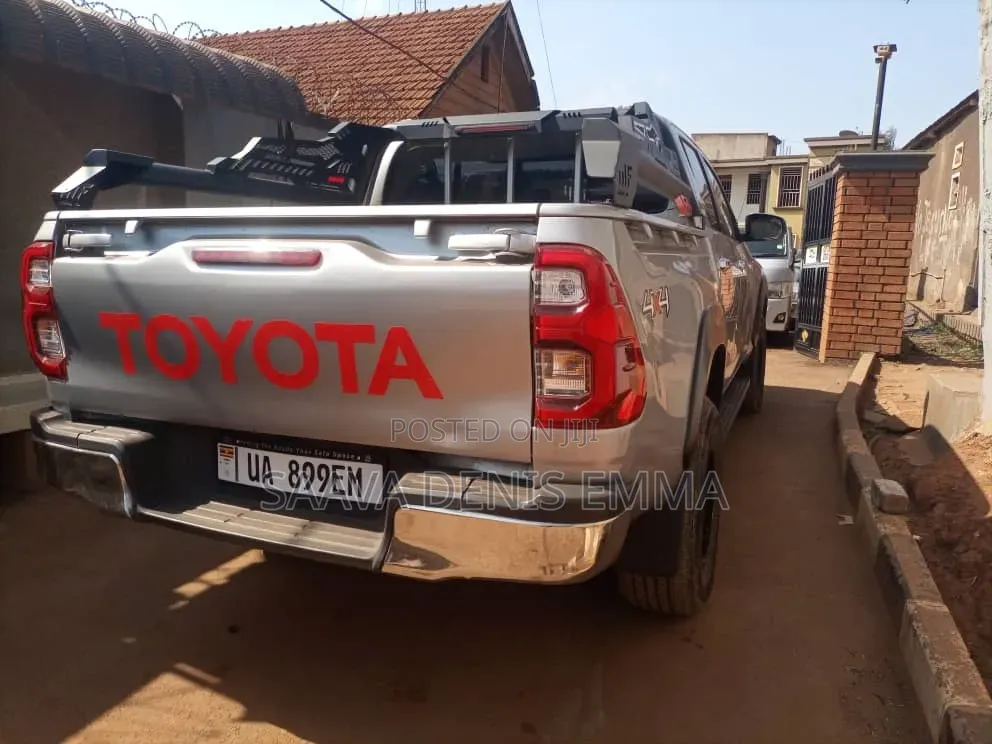 Toyota Hilux 2017 Gold