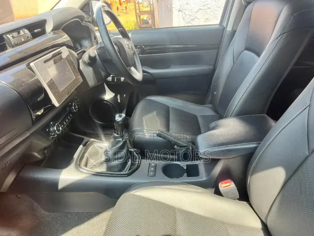 Toyota Hilux 2017 Gold