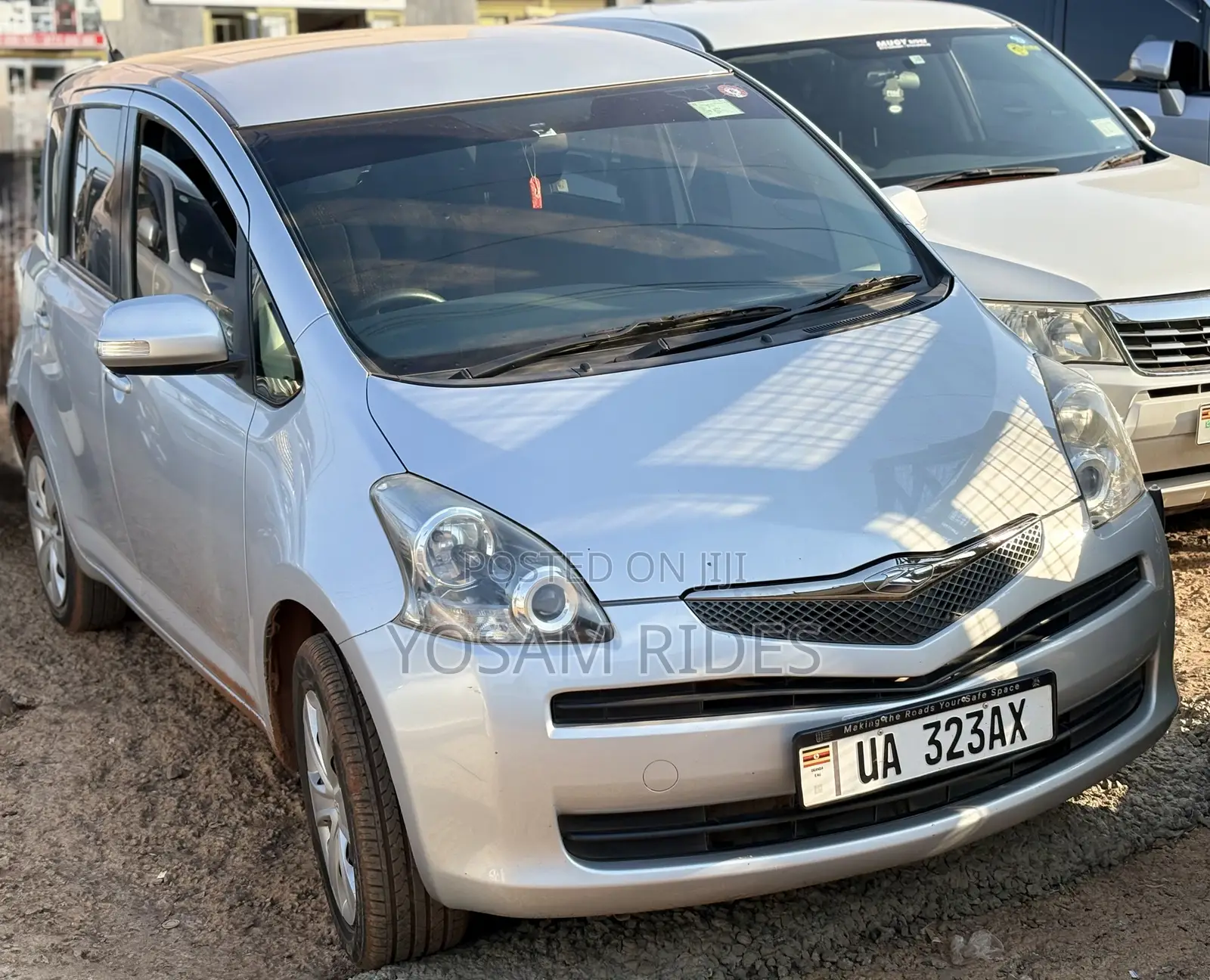 Toyota Ractis 1.5 FWD 2009 Silver