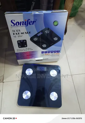 Sonifer Sf-1917 Body Fat Scale With a Maximum Capacity of 180kg.
