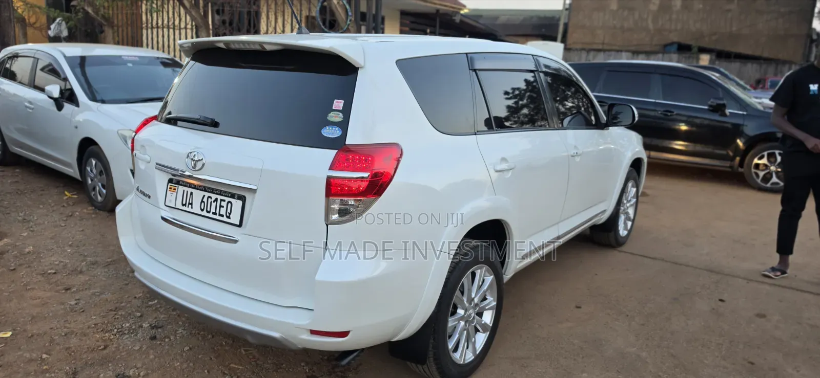 Toyota Vanguard 2011 White