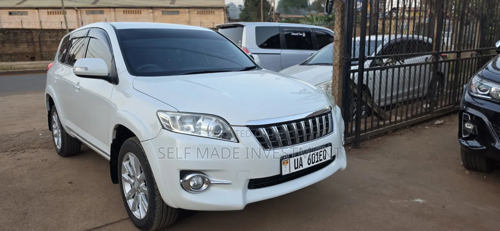 Toyota Vanguard 2011 White
