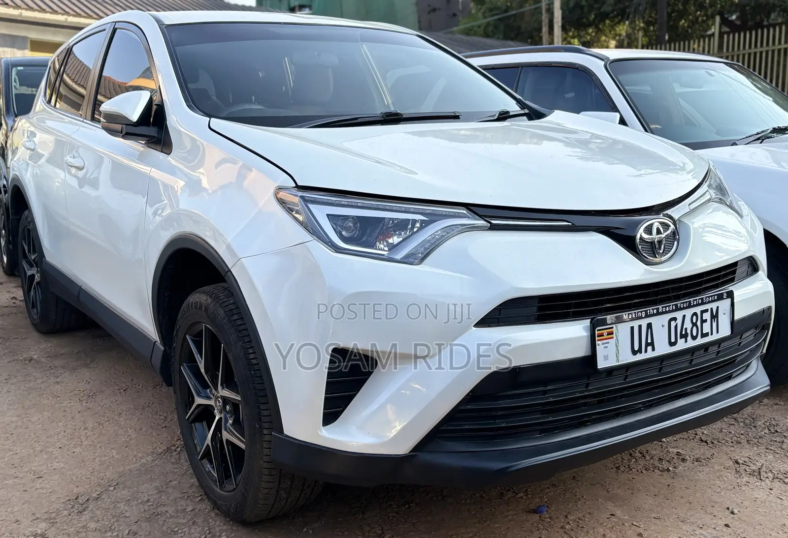Toyota RAV4 LE AWD (2.5L 4cyl 6A) 2016 White