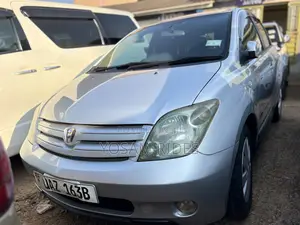 Toyota IST 2006 Silver