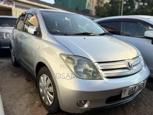 Toyota IST 2006 Silver