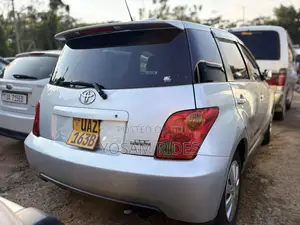 Toyota IST 2006 Silver