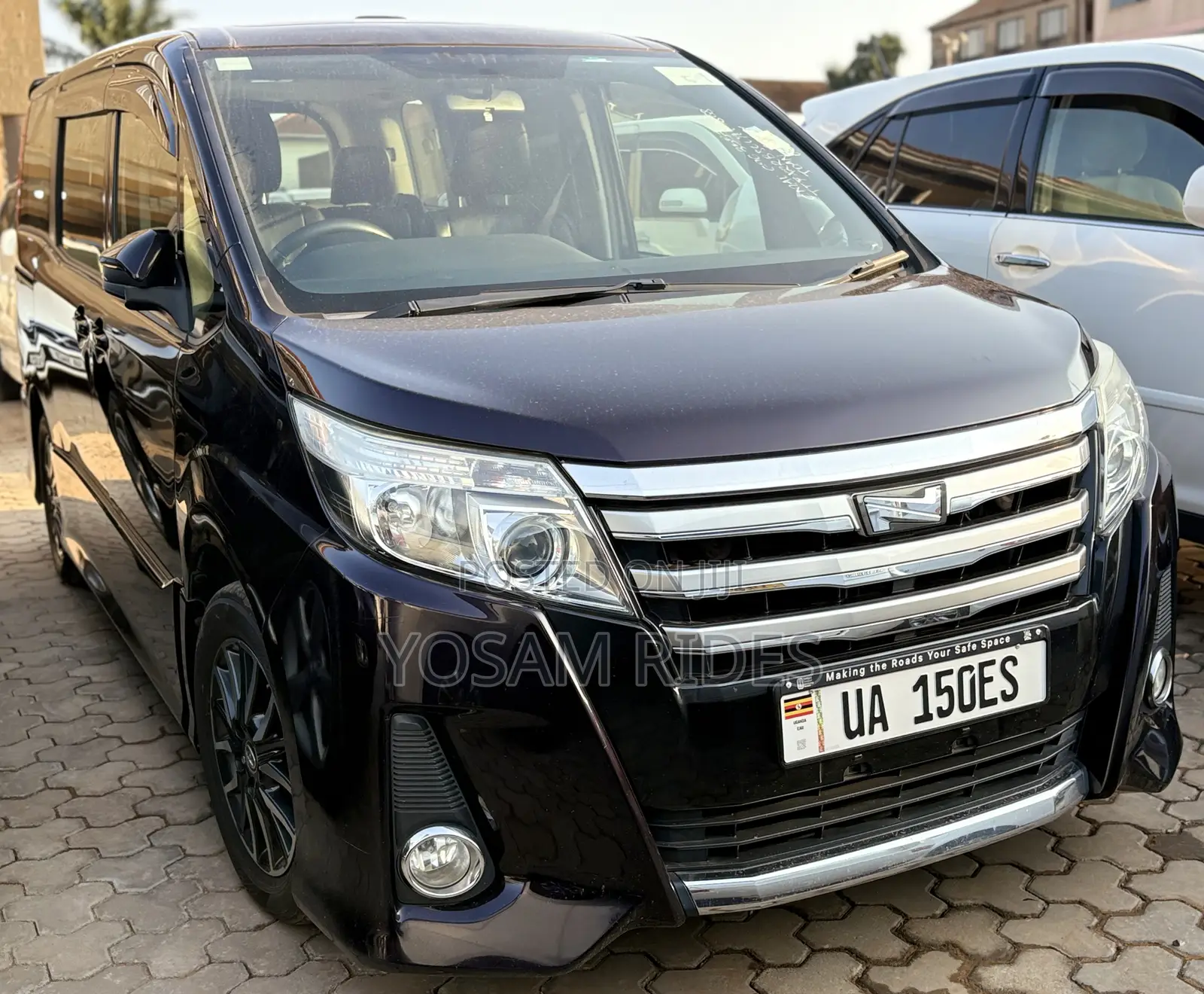 Toyota Noah 2.0 FWD (7 Seater) 2016