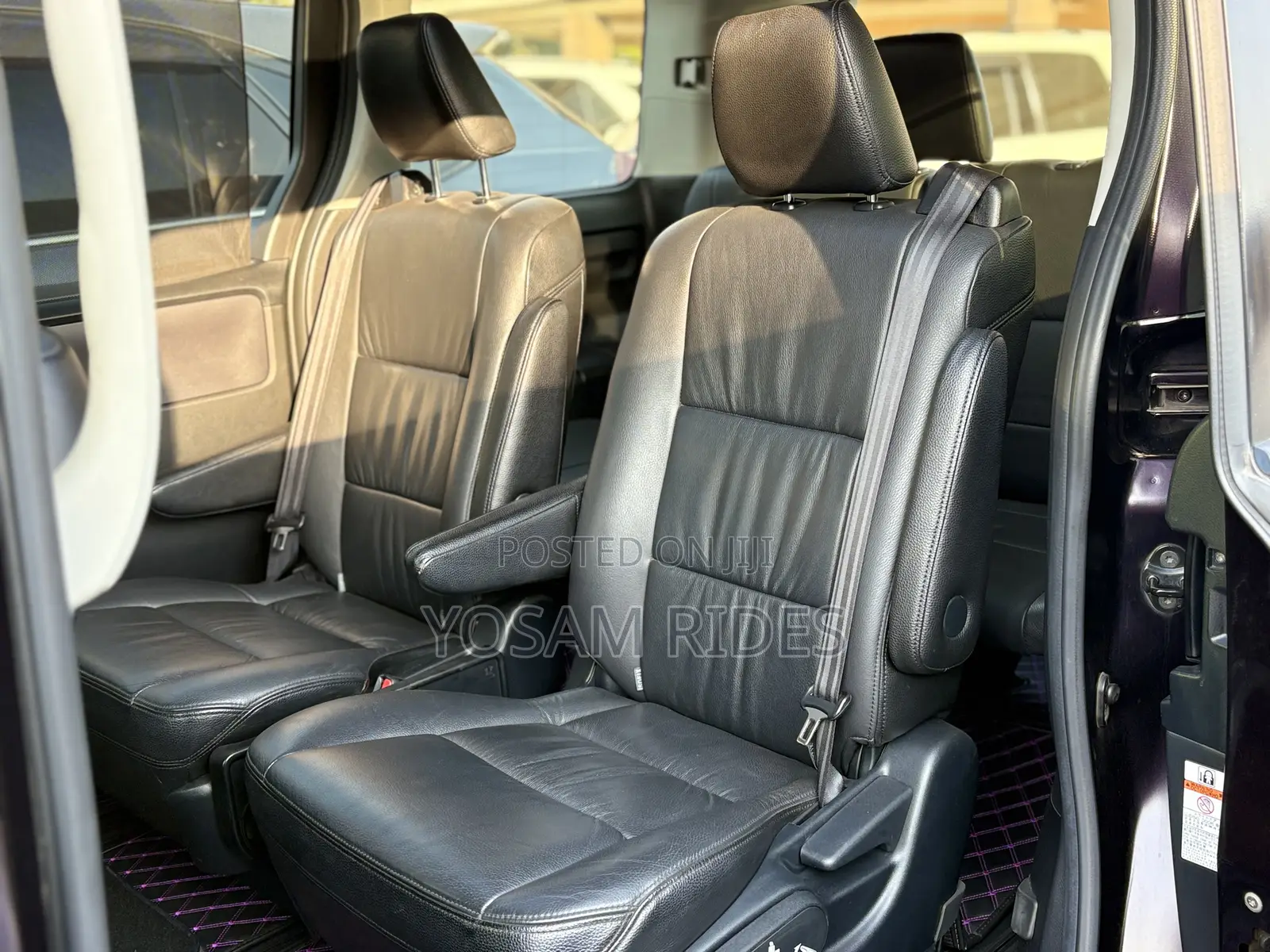 Toyota Noah 2.0 FWD (7 Seater) 2016