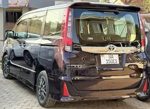Toyota Noah 2.0 FWD (7 Seater) 2016