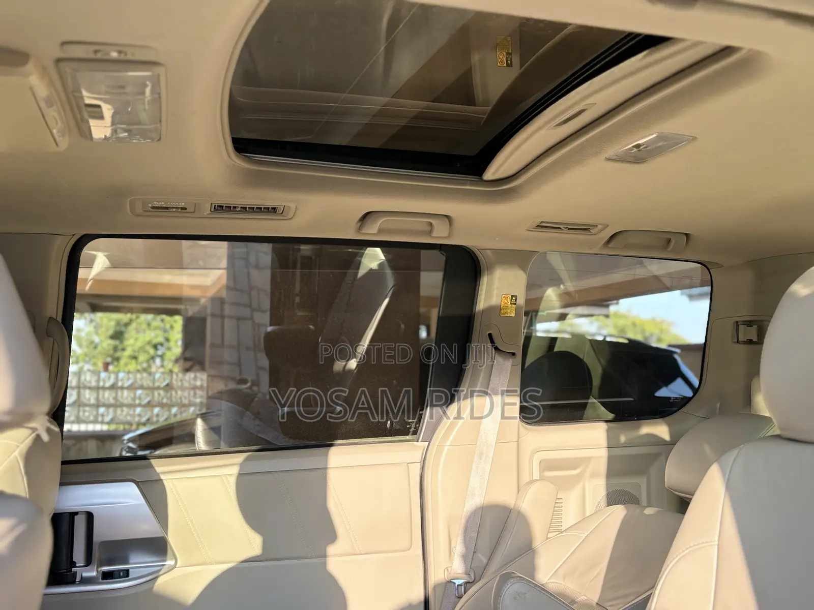 Toyota Noah 2.0 158hp FWD (7 Seater) 2012 Black