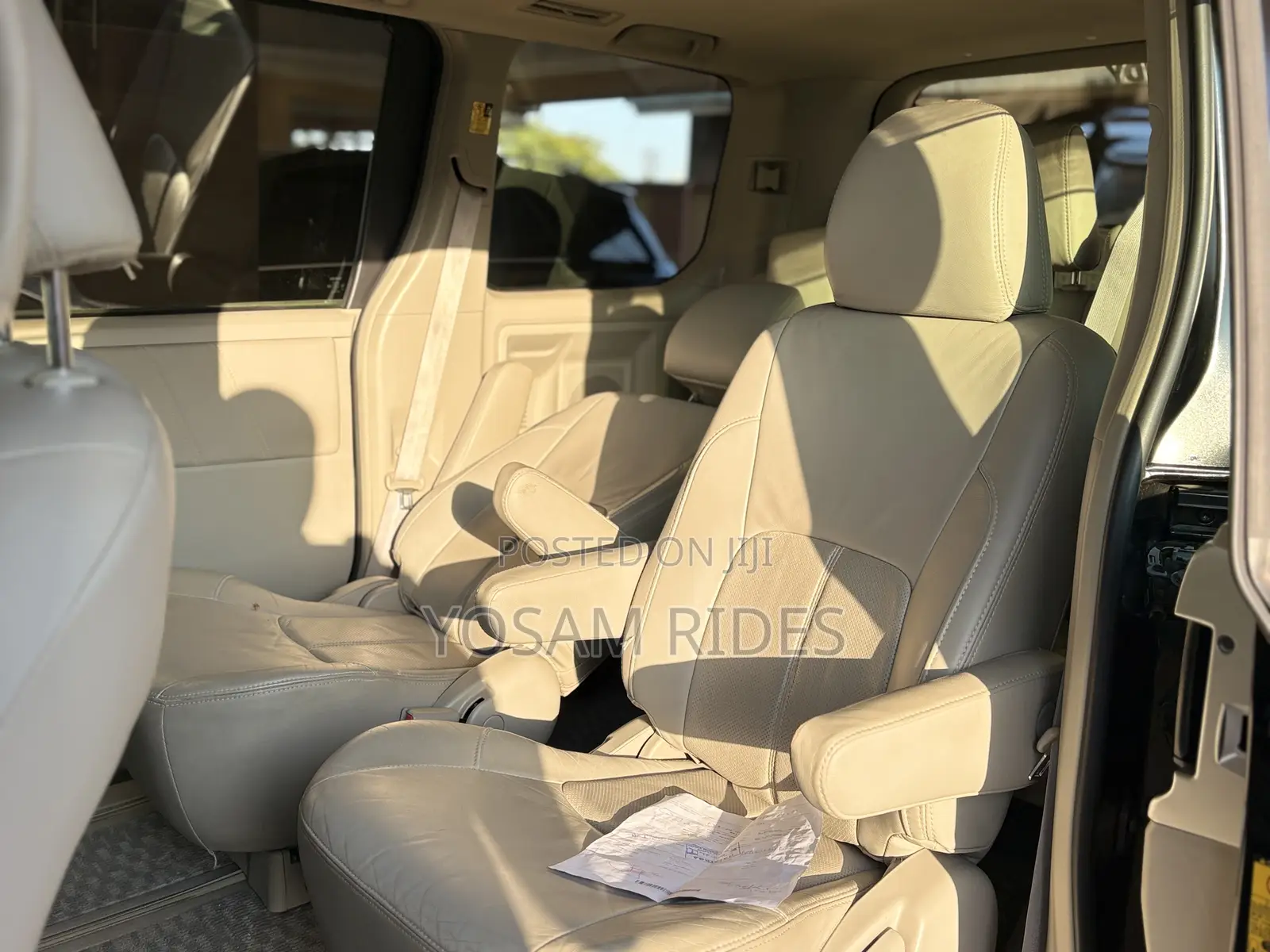 Toyota Noah 2.0 158hp FWD (7 Seater) 2012 Black