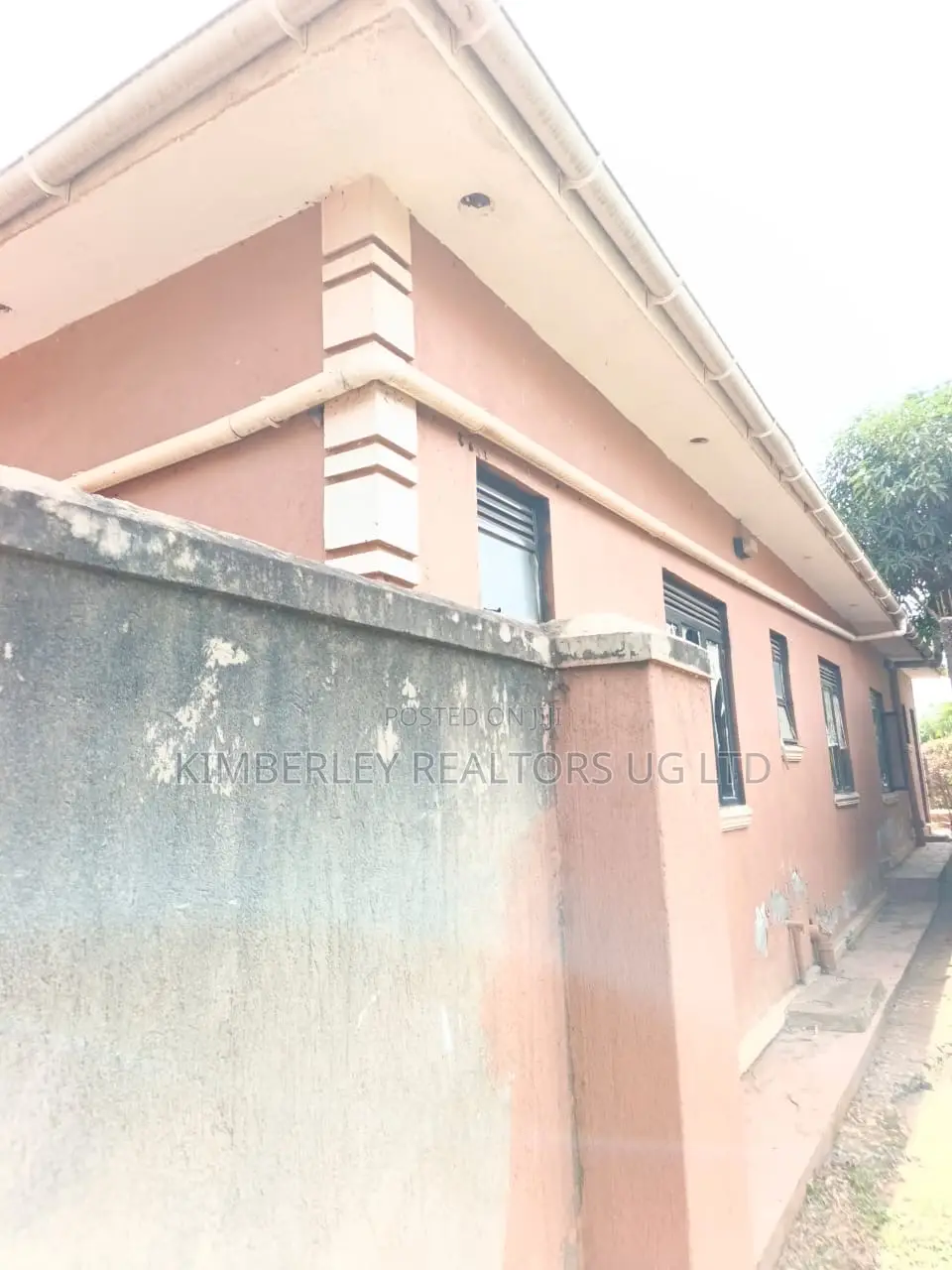 3bdrm Duplex in Seeta-Namuganga for sale