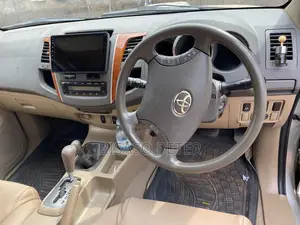 Toyota Fortuner 2011 Gold