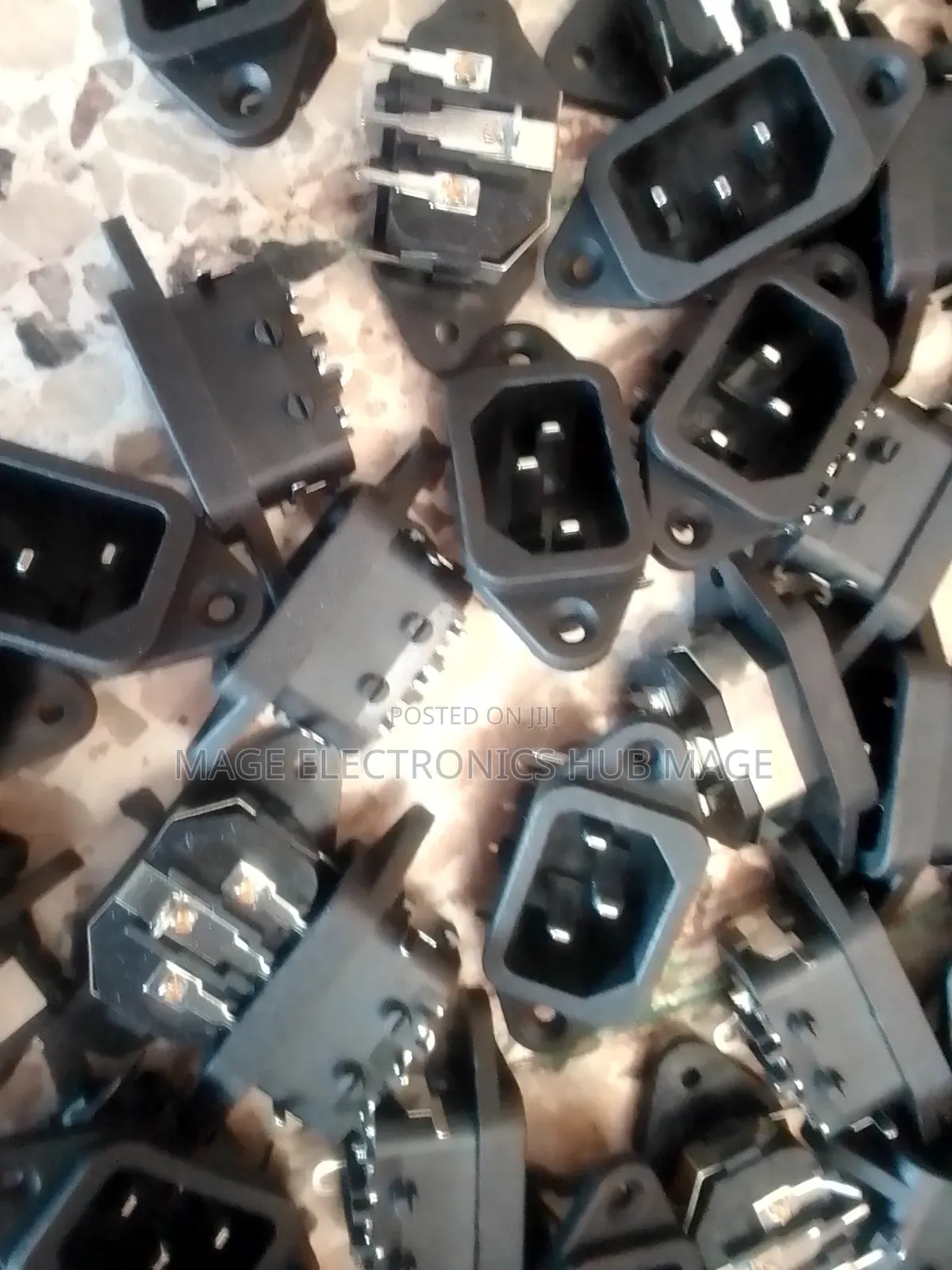 Iec Female Battery Charger Connector