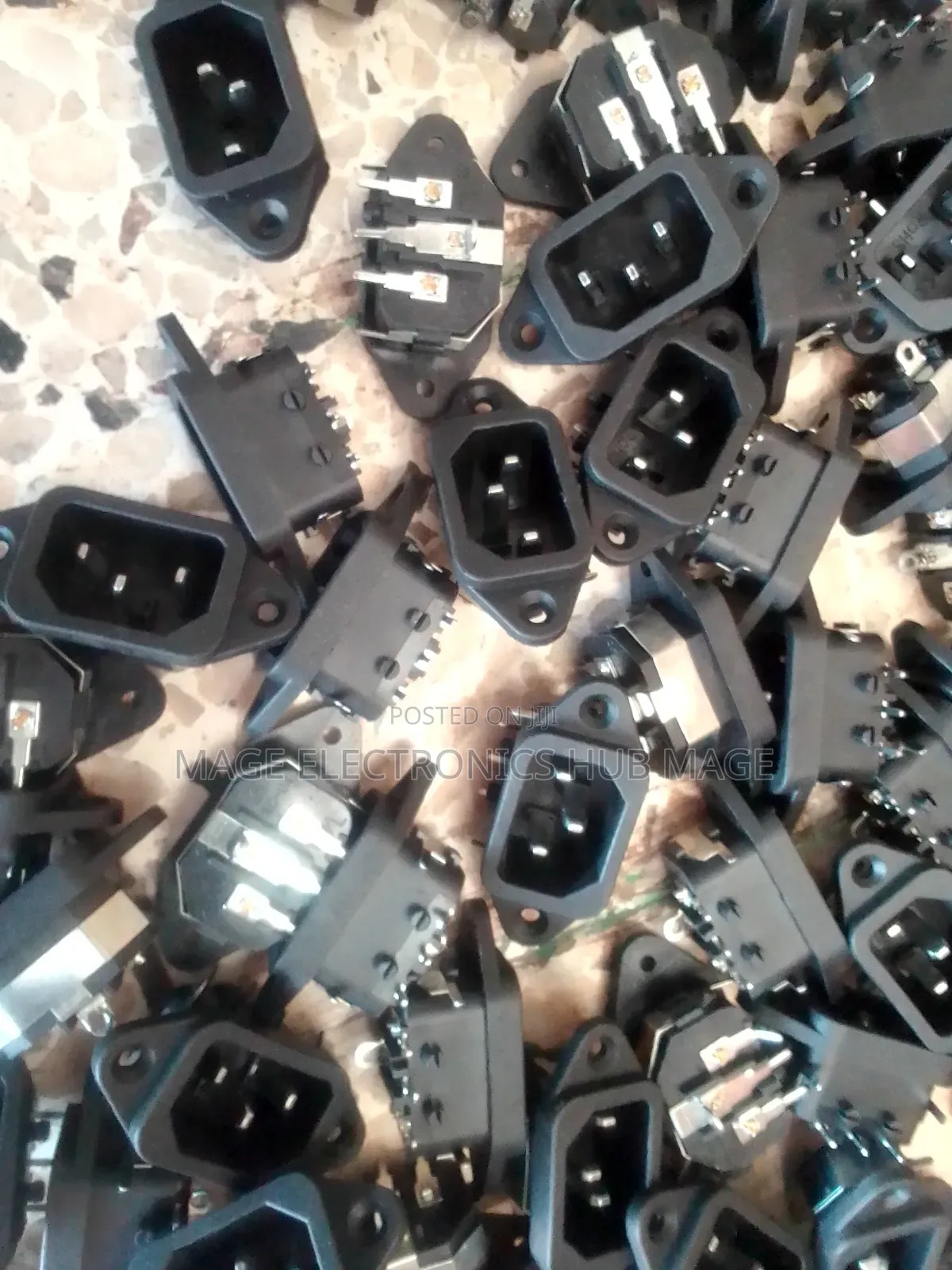 Iec Female Battery Charger Connector