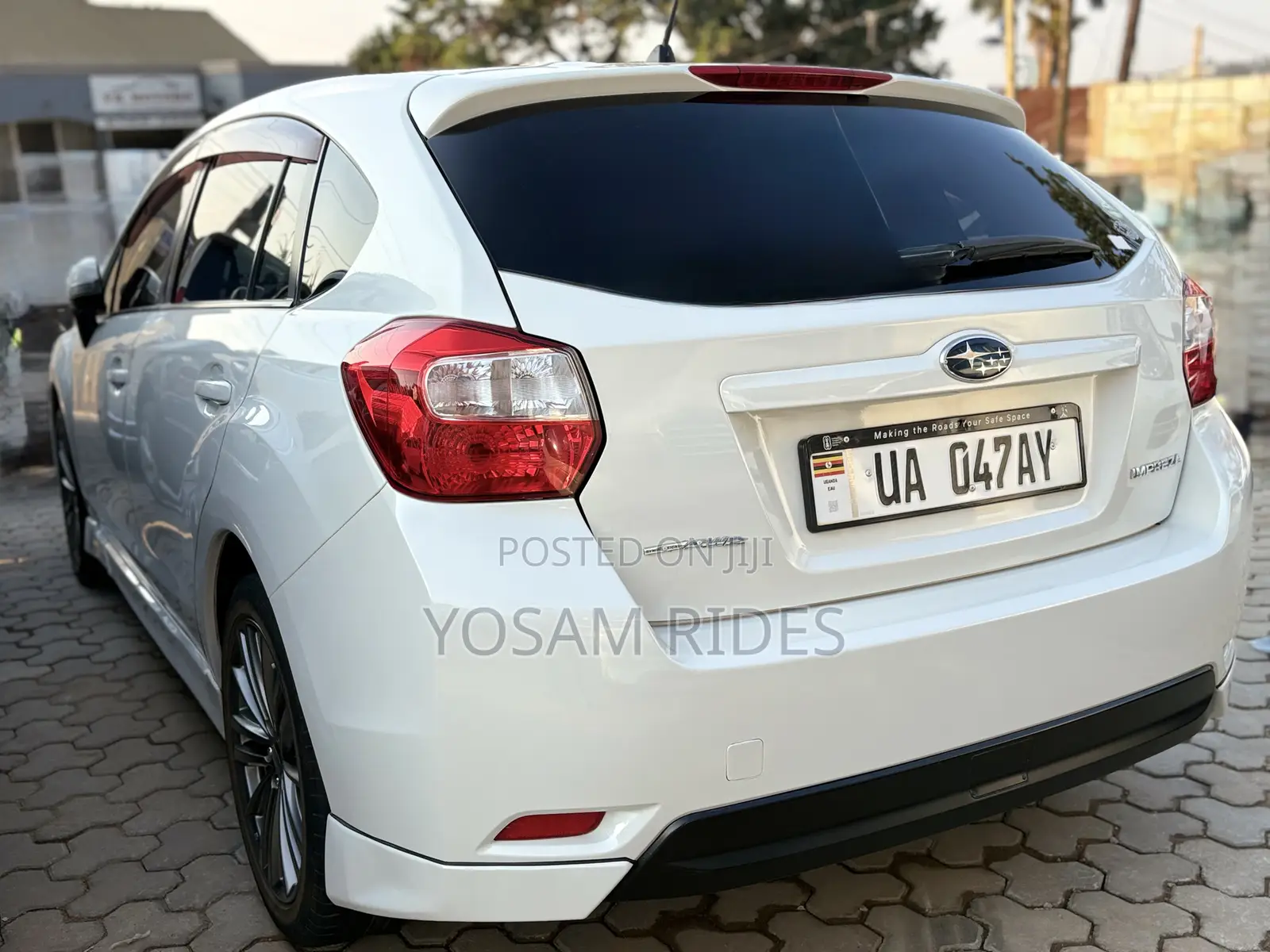Subaru Impreza 2.0i Limited PZEV 4dr Hatchback AWD (2.0L 4cyl CVT) 2014