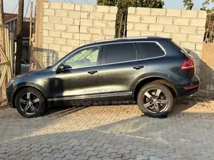Volkswagen Touareg VR6 Executive 2012 Gray
