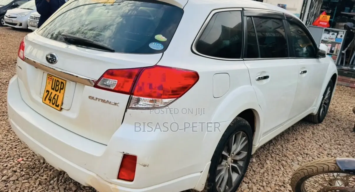 Subaru Outback 2.5i 2012 White