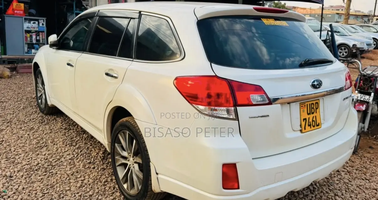 Subaru Outback 2.5i 2012 White