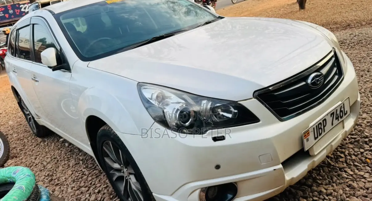 Subaru Outback 2.5i 2012 White