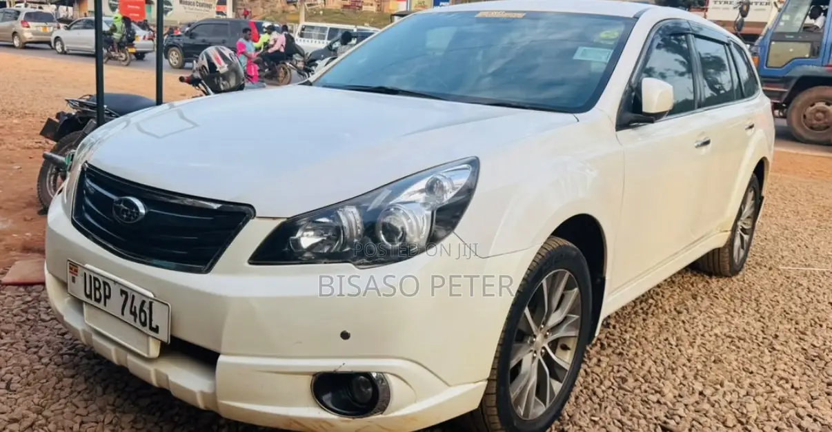 Subaru Outback 2.5i 2012 White