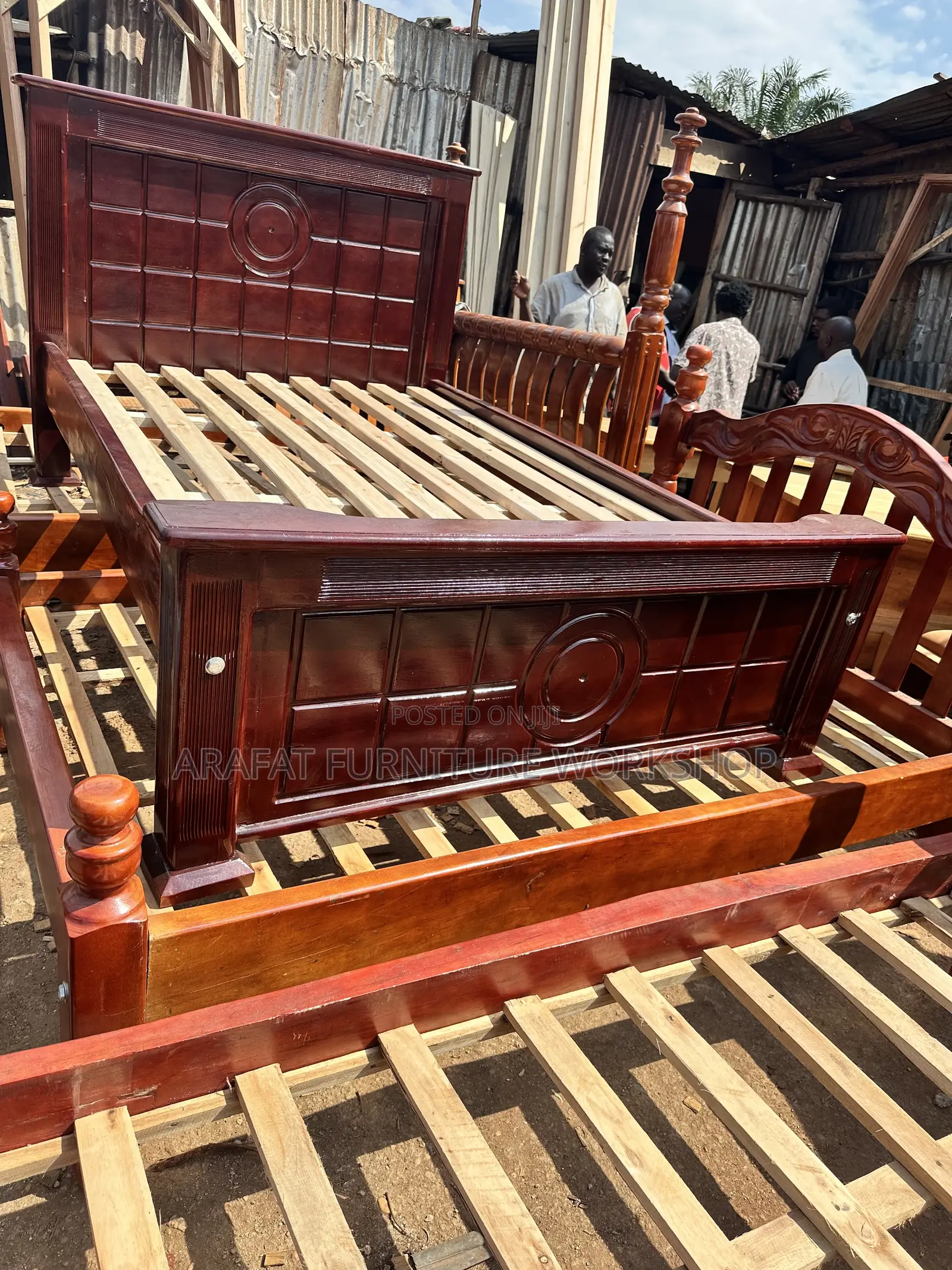 Medium Size Solid Tile Bed