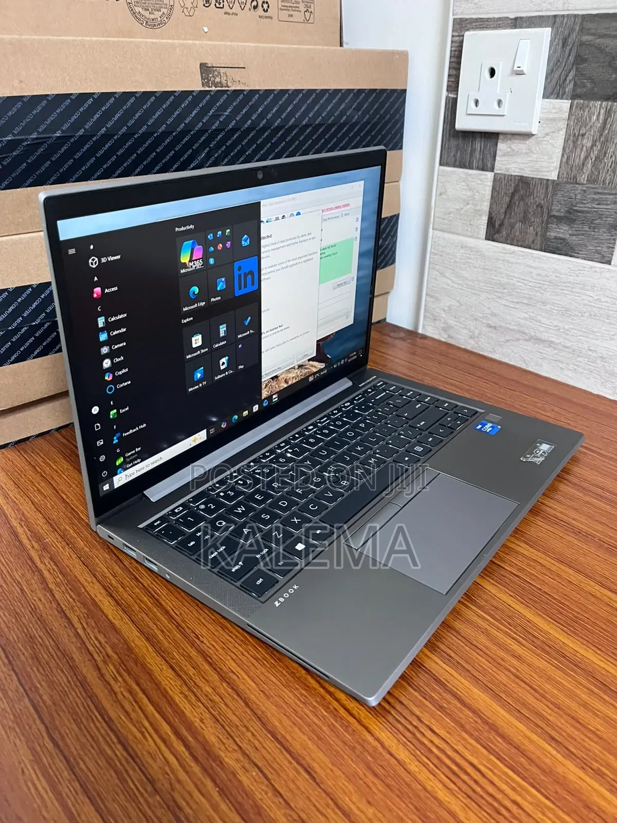 New Laptop HP ZBook Firefly G8 8GB Intel Core i7 SSD 256GB