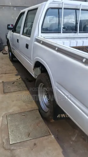 Isuzu KB 1999 White