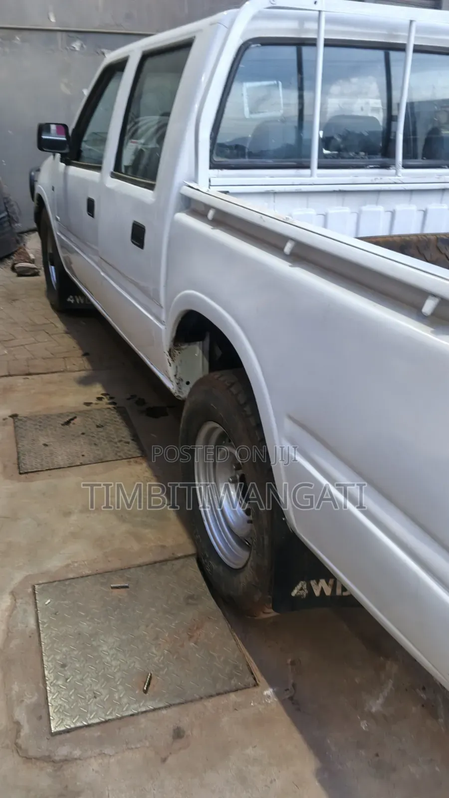 Isuzu KB 1999 White
