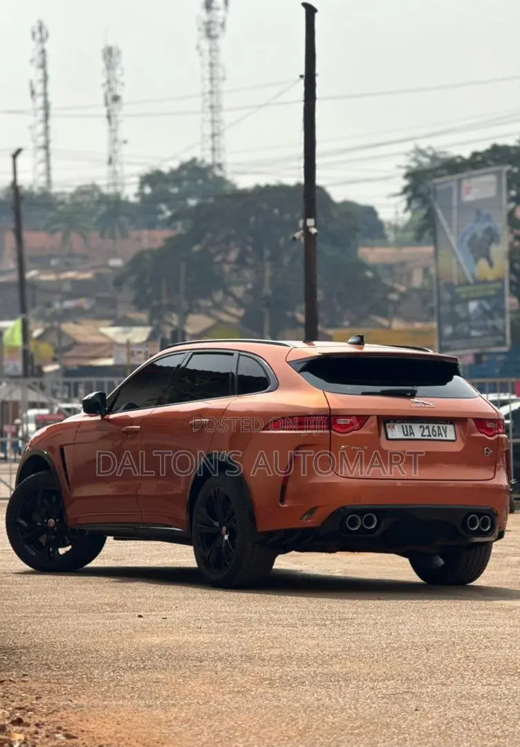 Jaguar F-Pace SVR AWD 2020 Gold