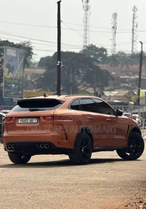 Jaguar F-Pace SVR AWD 2020 Gold