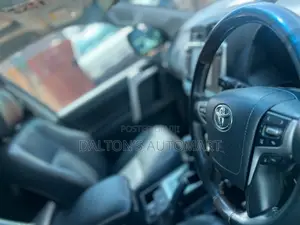 Toyota Land Cruiser Prado 2.8 2017 Silver