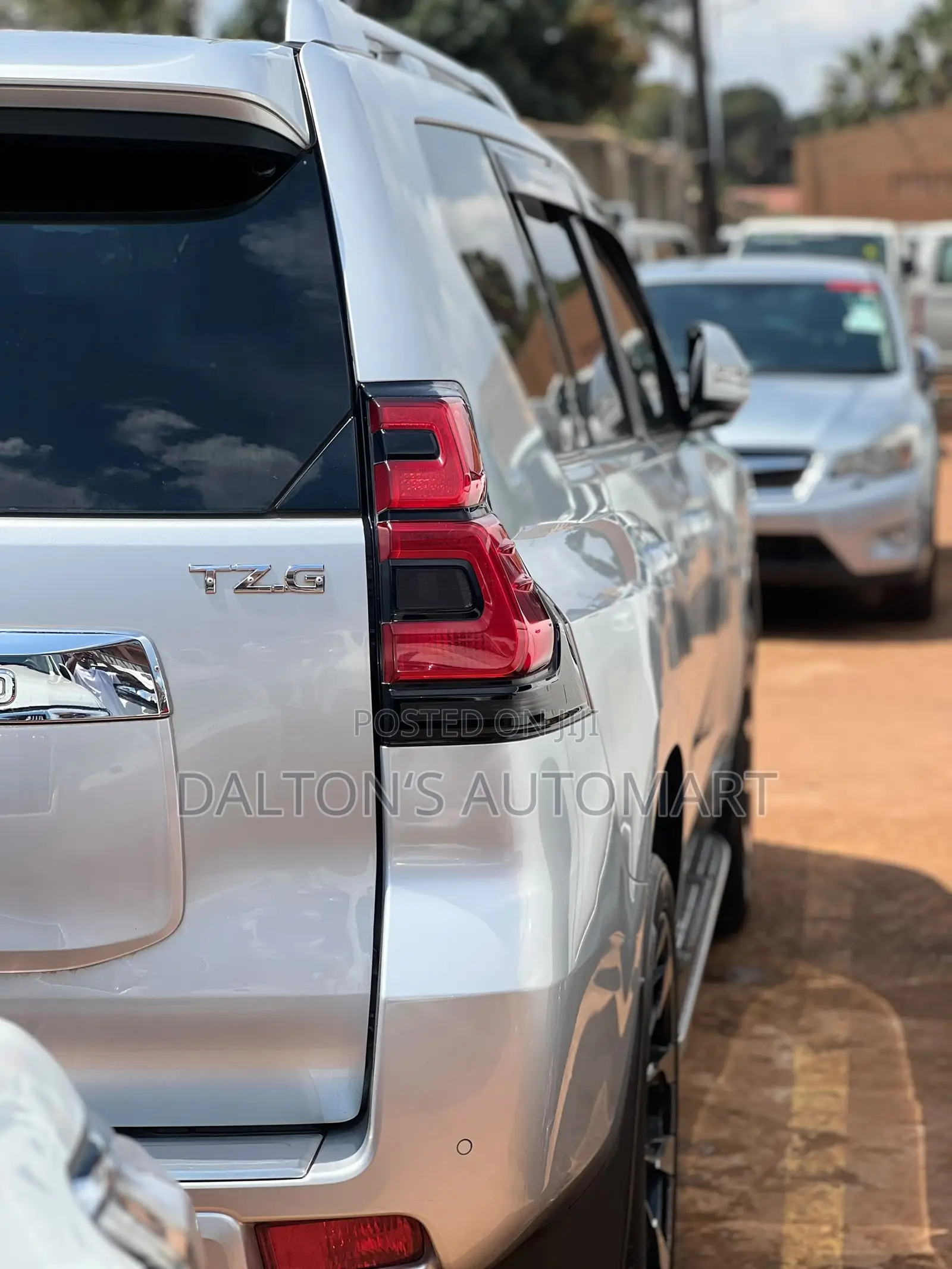 Toyota Land Cruiser Prado 2.8 2017 Silver