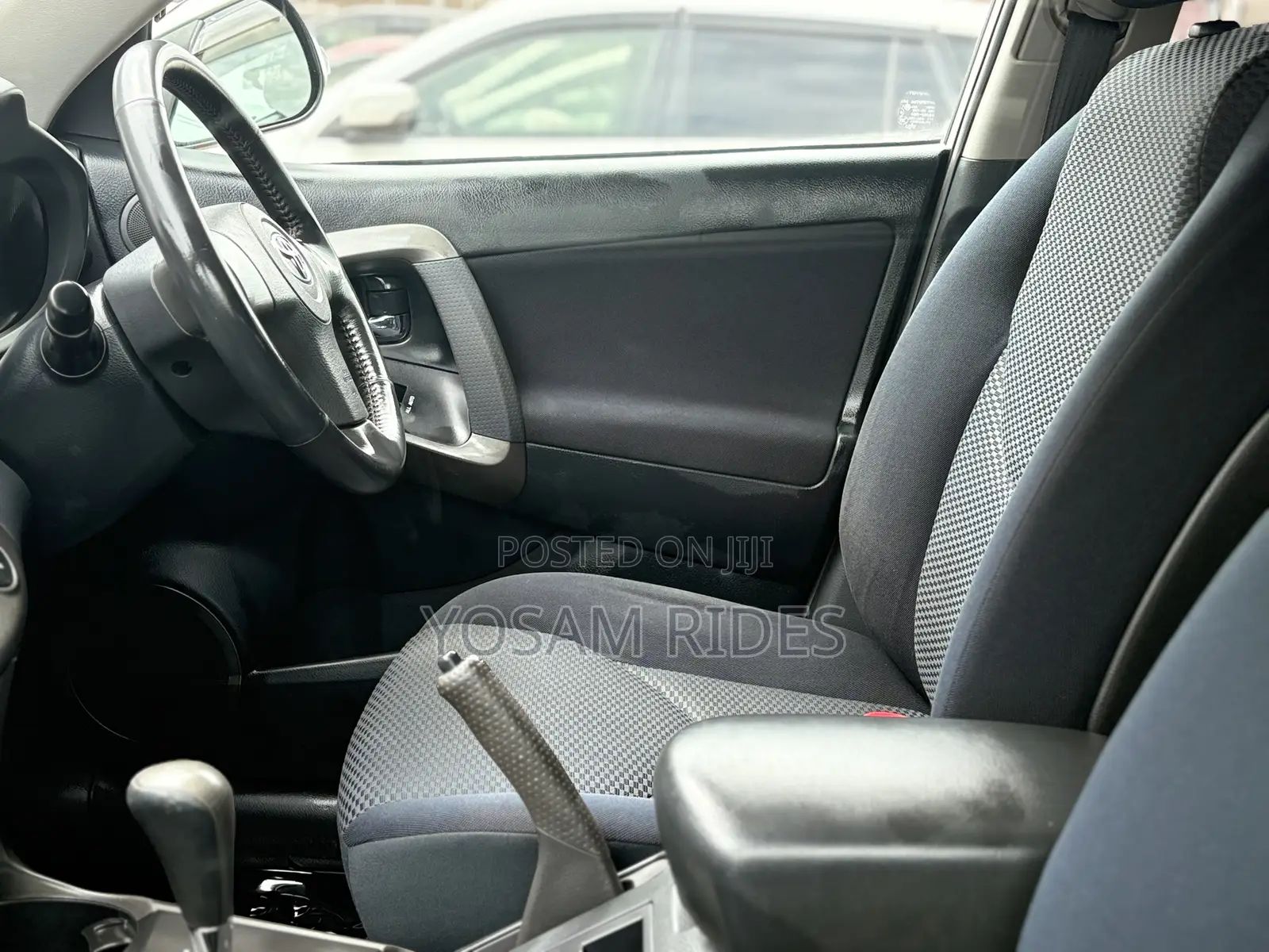 Toyota RAV4 2010 White