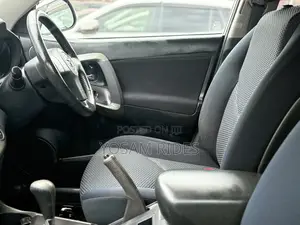 Toyota RAV4 2010 White
